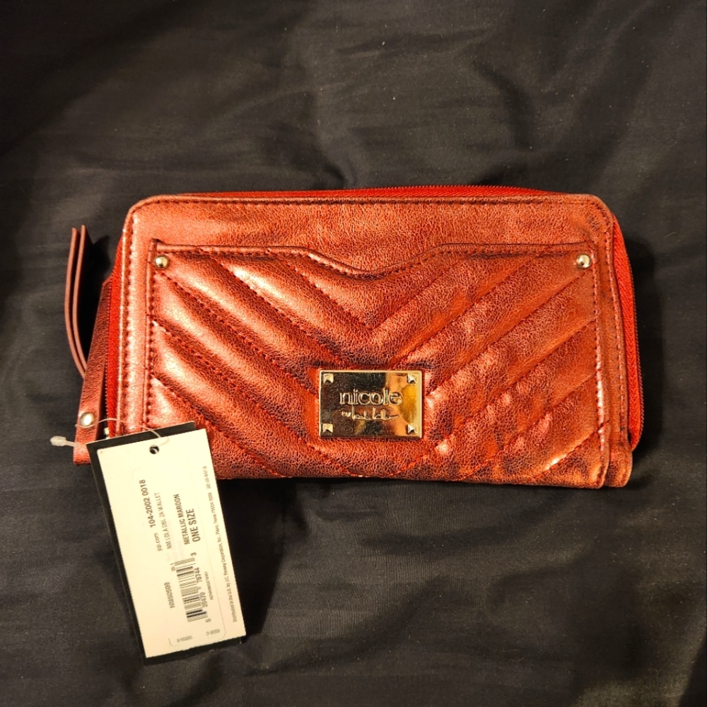 Nicole miller wallet
